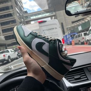 Nike Dunk Low Vintage Green